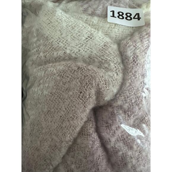 Old Navy NEW NWT Soft Pink and Cream Blanket Scarf with Fringe 22" x 44" - Picture 6 of 6